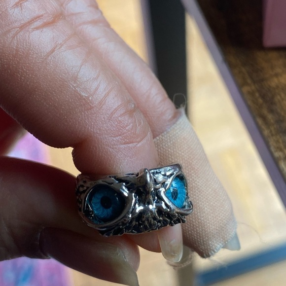 Silver Owl Eye Ring - Picture 5 of 7